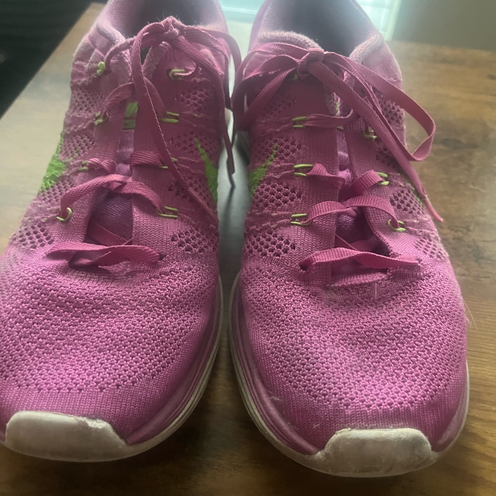 Nike Women's Pink and Green Athletic Shoes / Flyknit Lunar 1